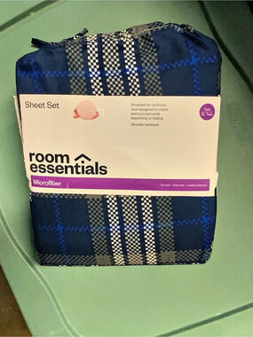room essentials Microfiber Sheet Twin/TwinXL- Blue & White Plaid